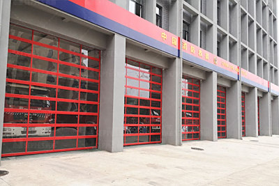消防车库提升门：守护安全，提升效率