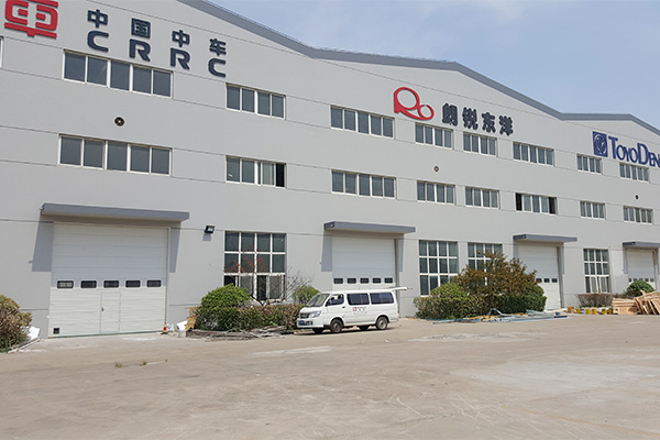 中国中车厂房出入口工业提升门